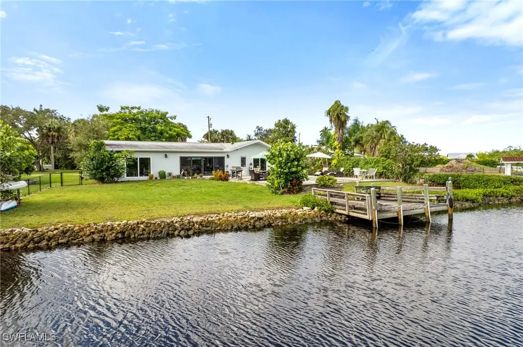 2271 Harbor Road Naples FL 34104