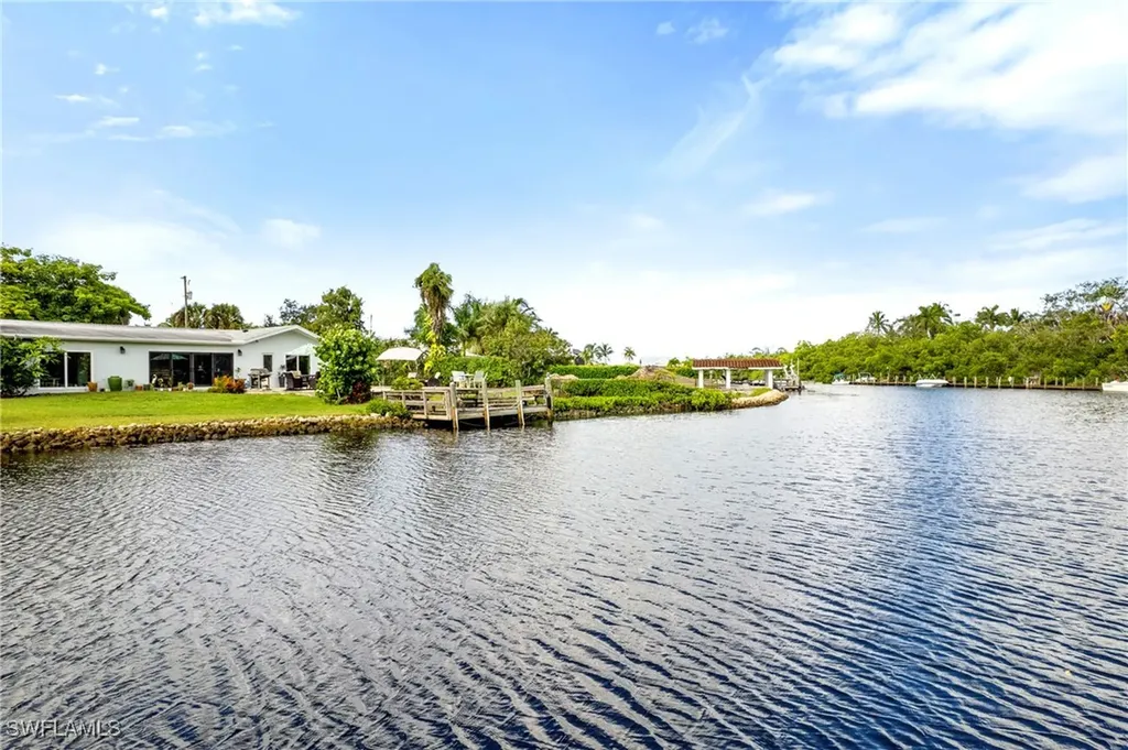 2271 Harbor Road Naples FL 34104