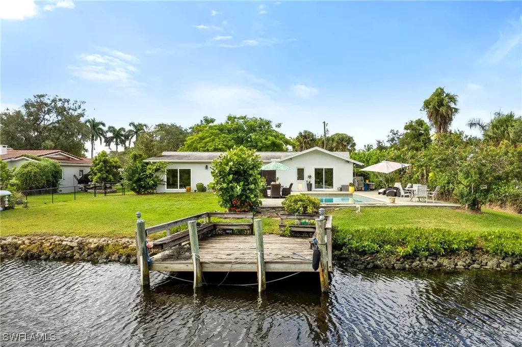 2271 Harbor Road Naples FL 34104