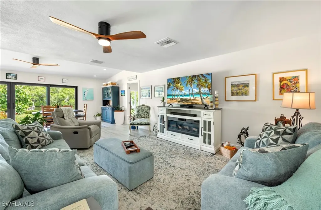 2271 Harbor Road Naples FL 34104