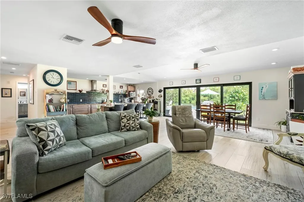 2271 Harbor Road Naples FL 34104