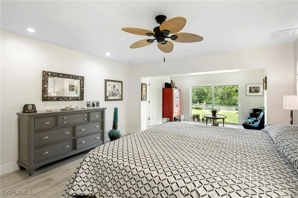 2271 Harbor Road Naples FL 34104