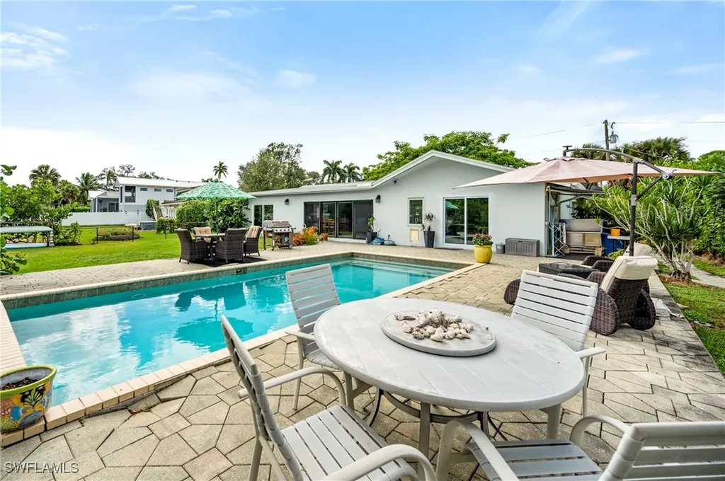 2271 Harbor Road Naples FL 34104