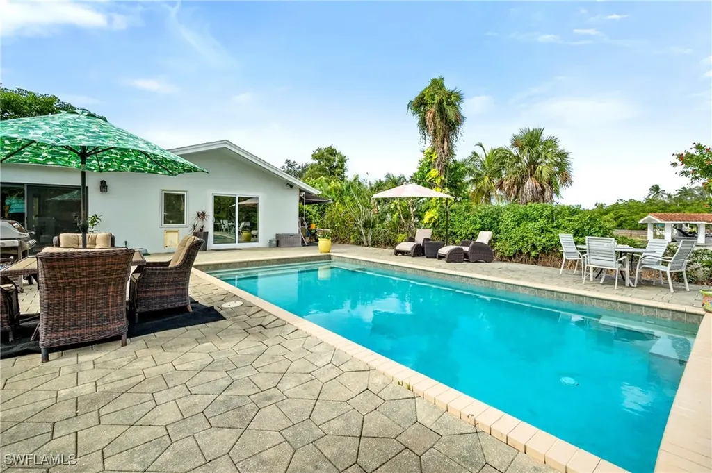 2271 Harbor Road Naples FL 34104
