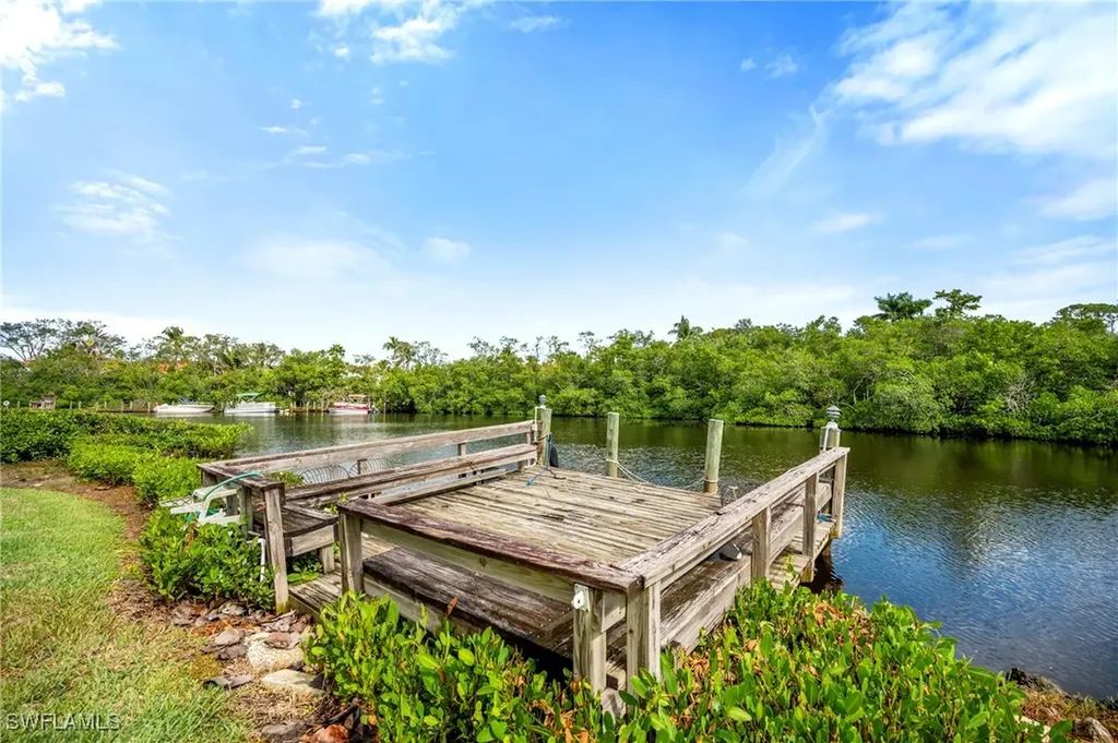 2271 Harbor Road Naples FL 34104