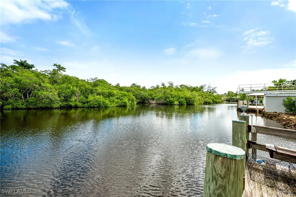 2271 Harbor Road Naples FL 34104