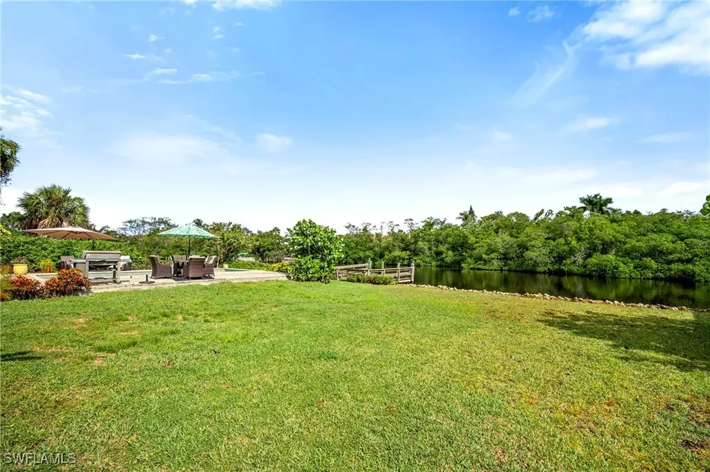 2271 Harbor Road Naples FL 34104