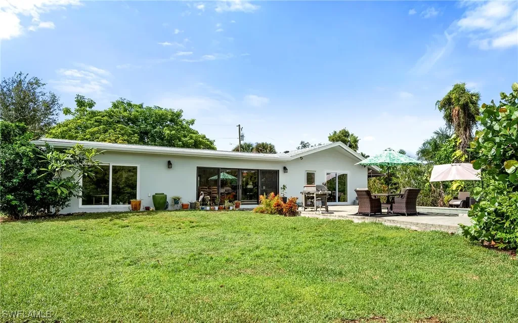 2271 Harbor Road Naples FL 34104