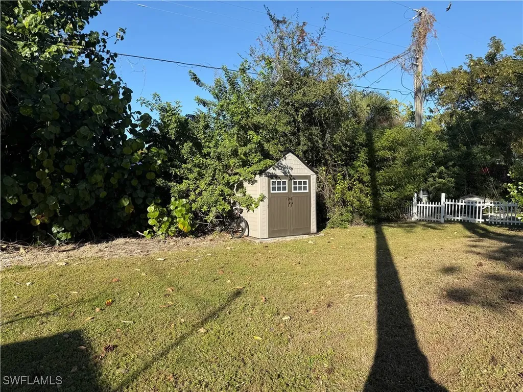 2855 Van Buren Avenue Naples FL 34112