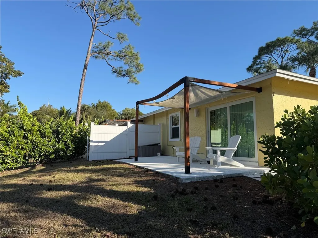 2855 Van Buren Avenue Naples FL 34112