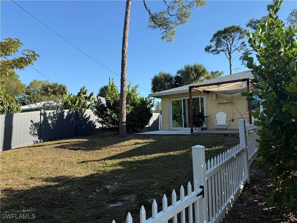 2855 Van Buren Avenue Naples FL 34112