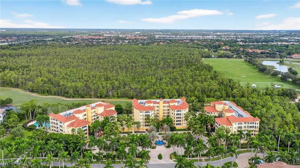 2748 Tiburon Boulevard E Naples FL 34109