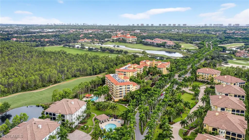 2748 Tiburon Boulevard E Naples FL 34109