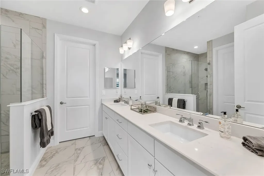 2609 Seychelles Circle Naples FL 34112