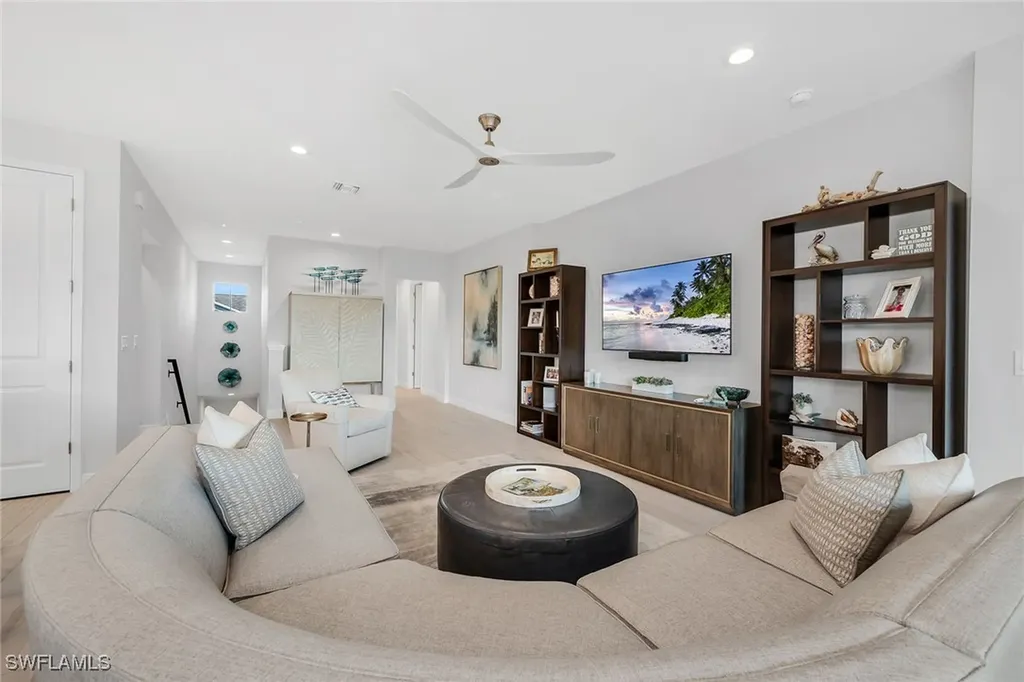 2609 Seychelles Circle Naples FL 34112