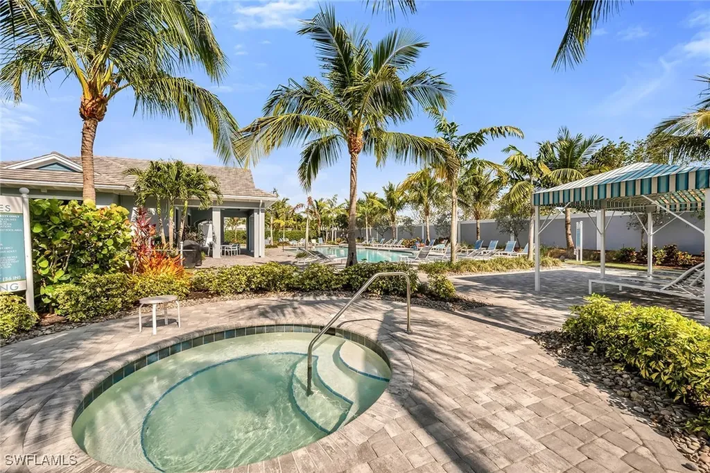 2609 Seychelles Circle Naples FL 34112
