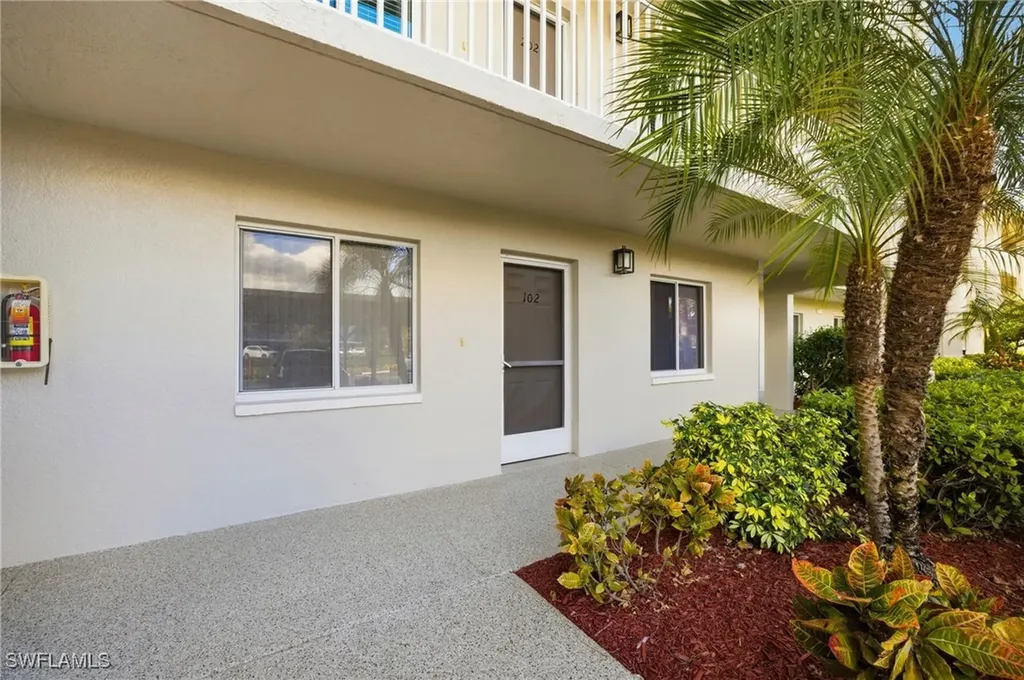 1001 Eastham Way Naples FL 34104