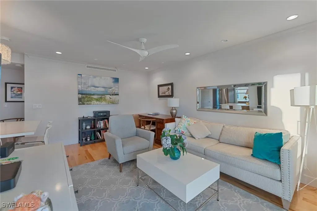 291 8th Avenue S Naples FL 34102