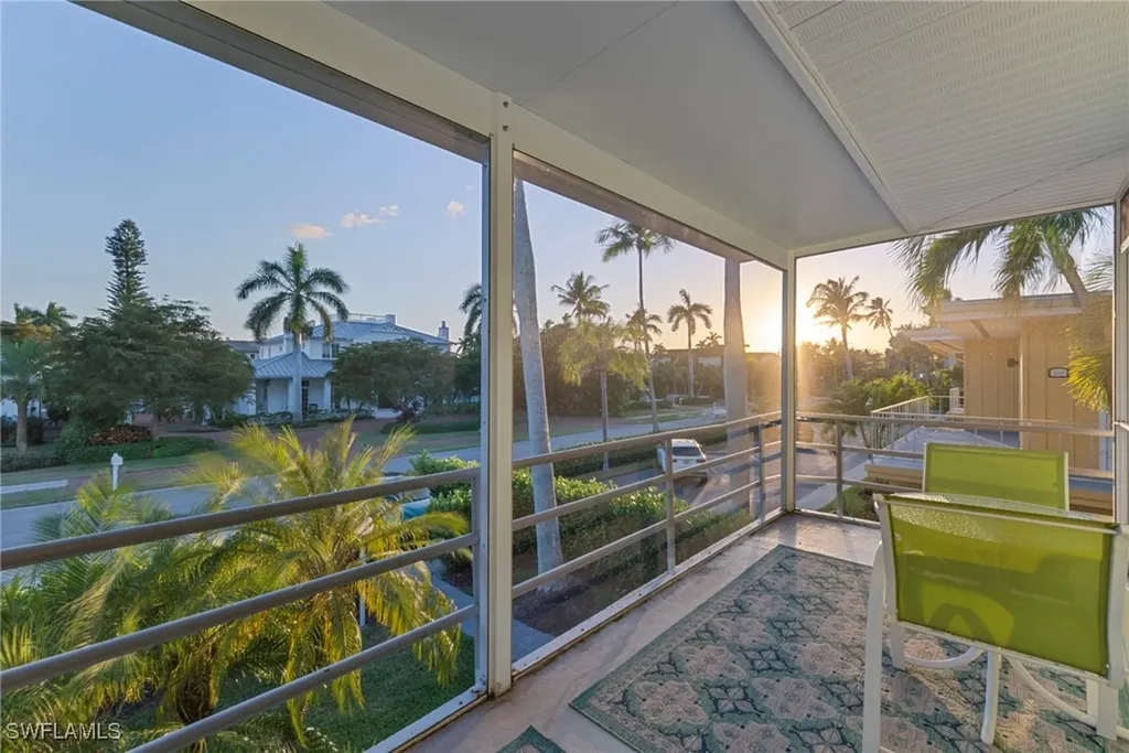 291 8th Avenue S Naples FL 34102