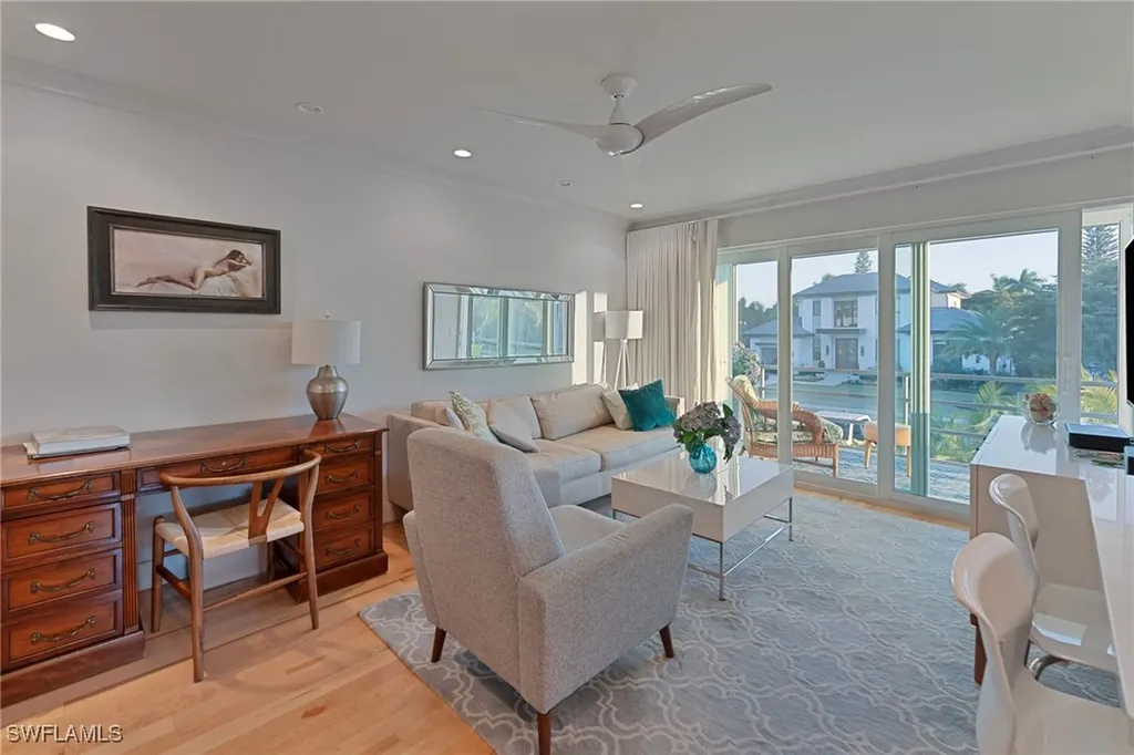 291 8th Avenue S Naples FL 34102