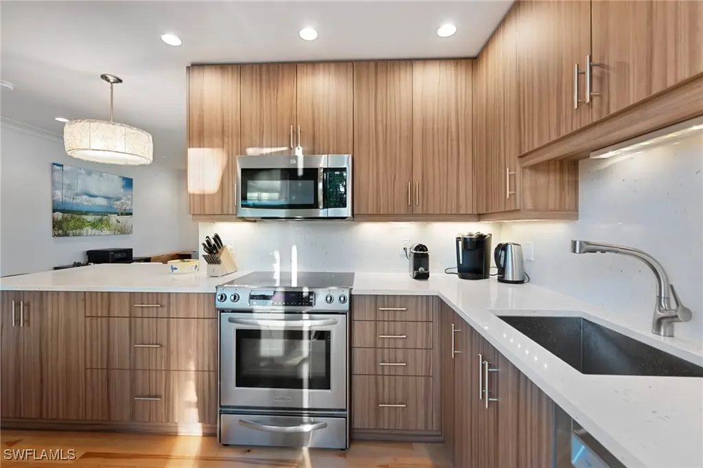 291 8th Avenue S Naples FL 34102