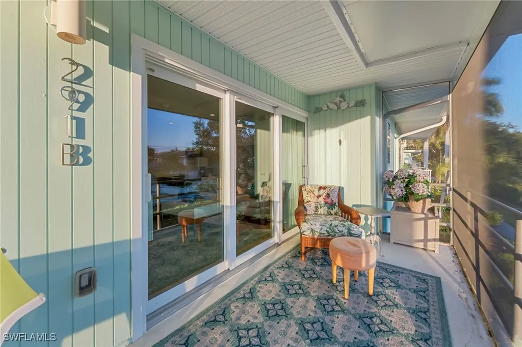 291 8th Avenue S Naples FL 34102