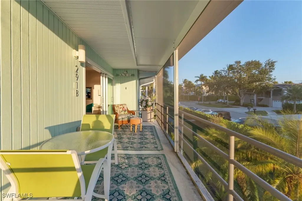 291 8th Avenue S Naples FL 34102