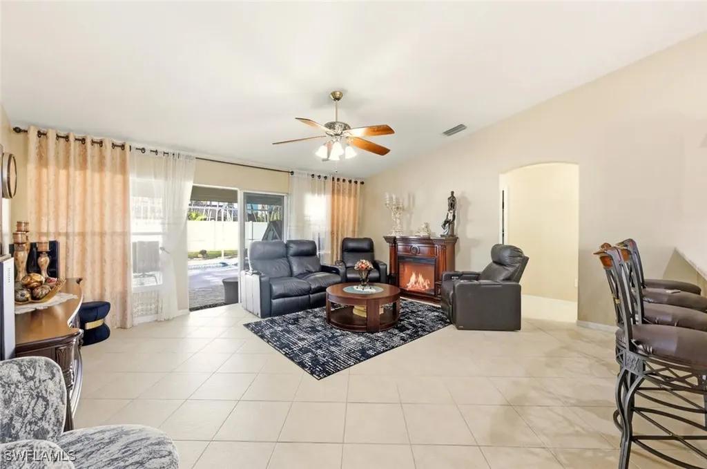609 SE 16th Terrace Cape Coral FL 33990