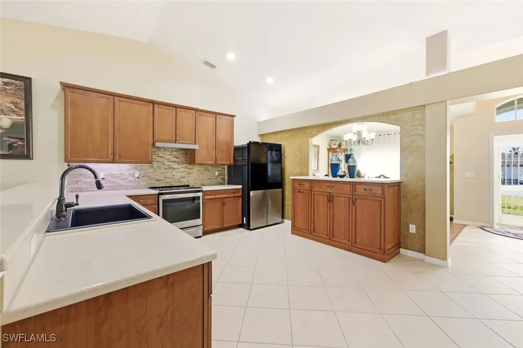 609 SE 16th Terrace Cape Coral FL 33990