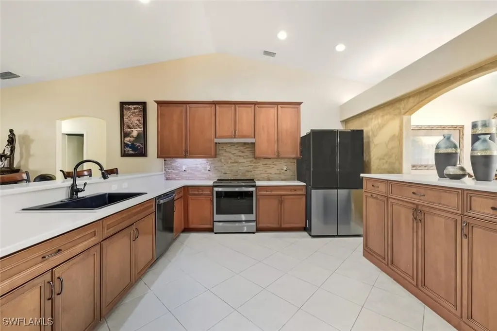 609 SE 16th Terrace Cape Coral FL 33990