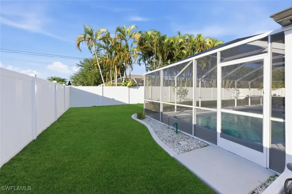 609 SE 16th Terrace Cape Coral FL 33990