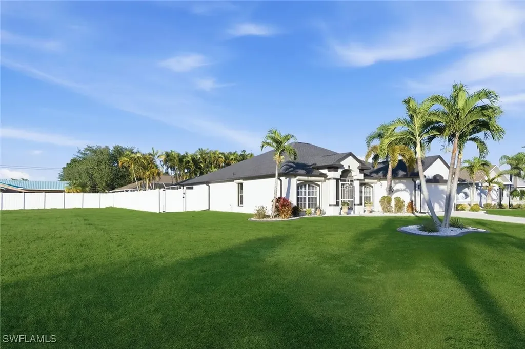 609 SE 16th Terrace Cape Coral FL 33990