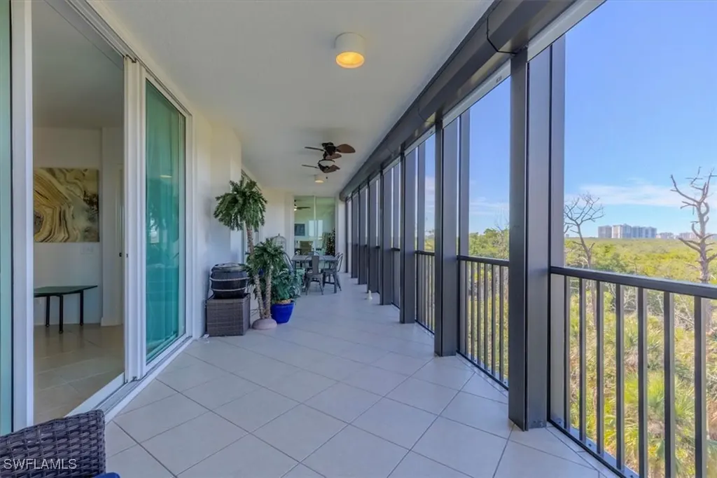 445 Cove Tower Drive Naples FL 34110