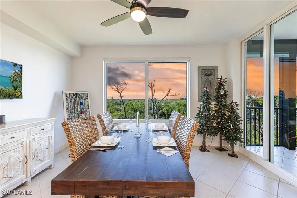 445 Cove Tower Drive Naples FL 34110