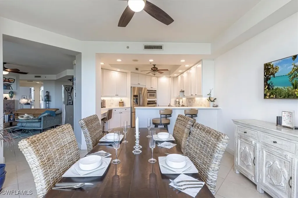 445 Cove Tower Drive Naples FL 34110