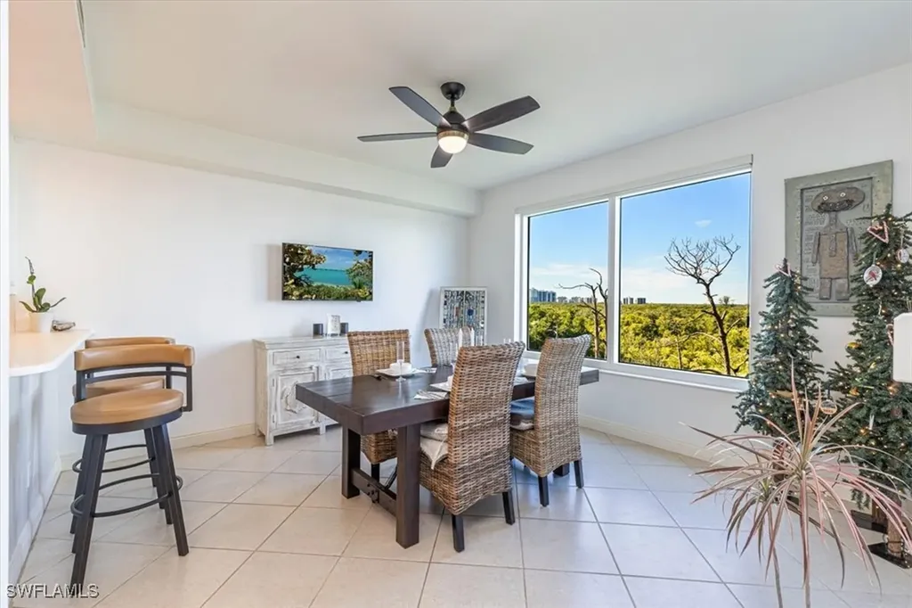 445 Cove Tower Drive Naples FL 34110