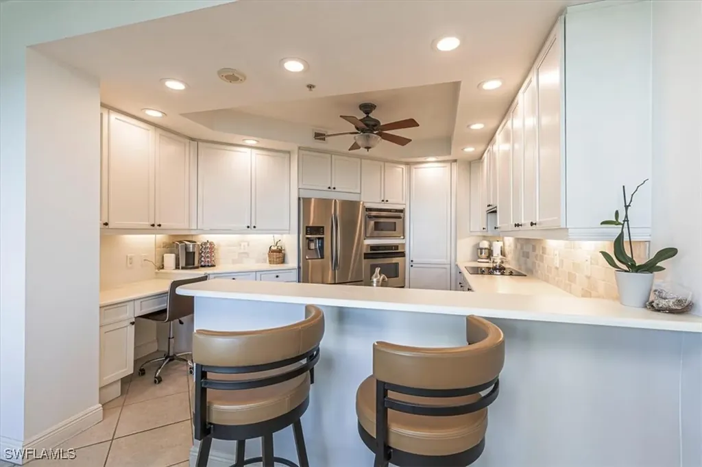 445 Cove Tower Drive Naples FL 34110