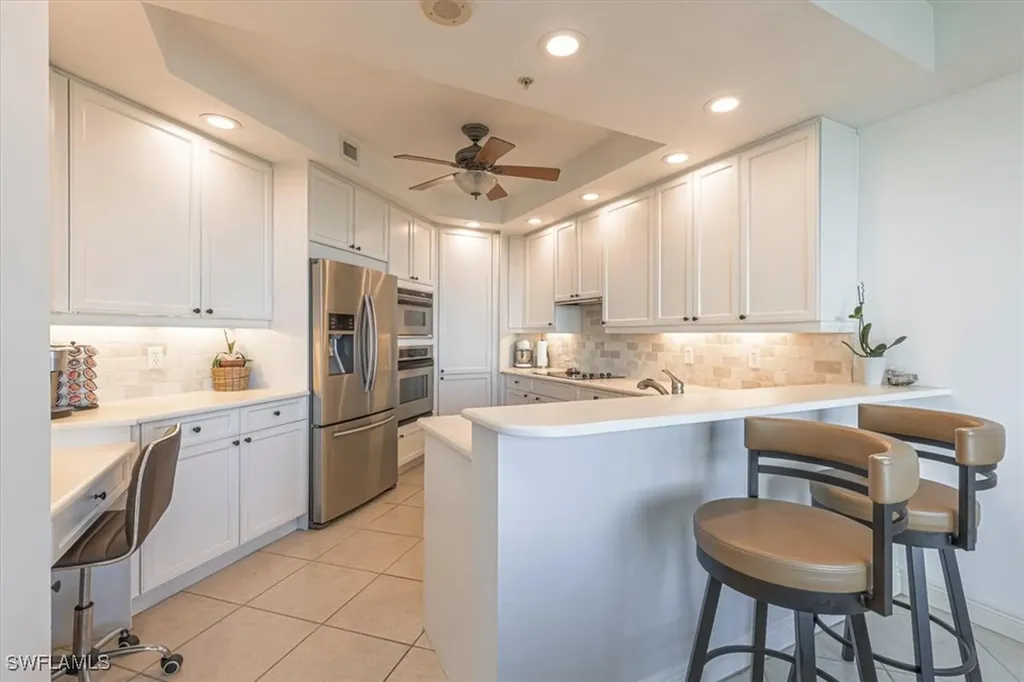 445 Cove Tower Drive Naples FL 34110