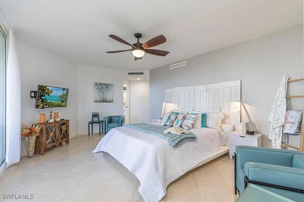 445 Cove Tower Drive Naples FL 34110