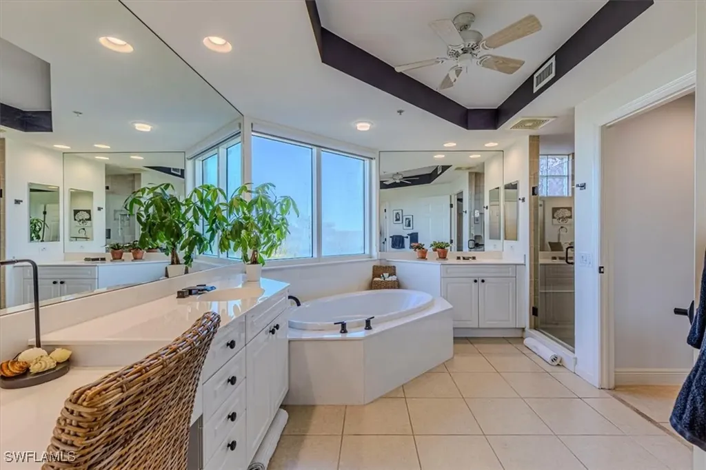 445 Cove Tower Drive Naples FL 34110