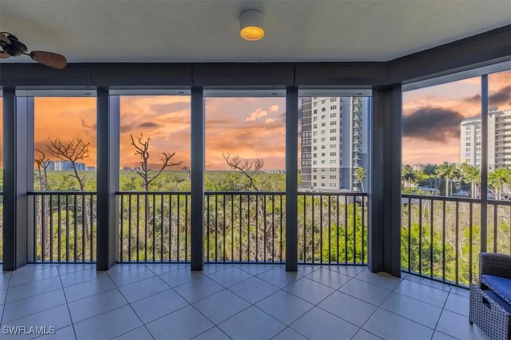445 Cove Tower Drive Naples FL 34110