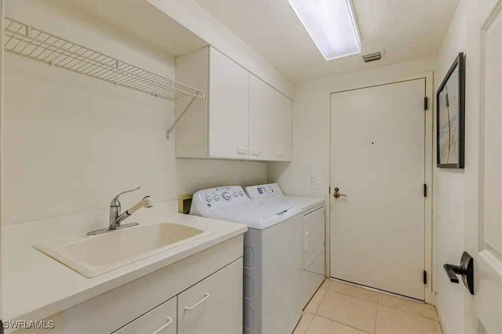 445 Cove Tower Drive Naples FL 34110