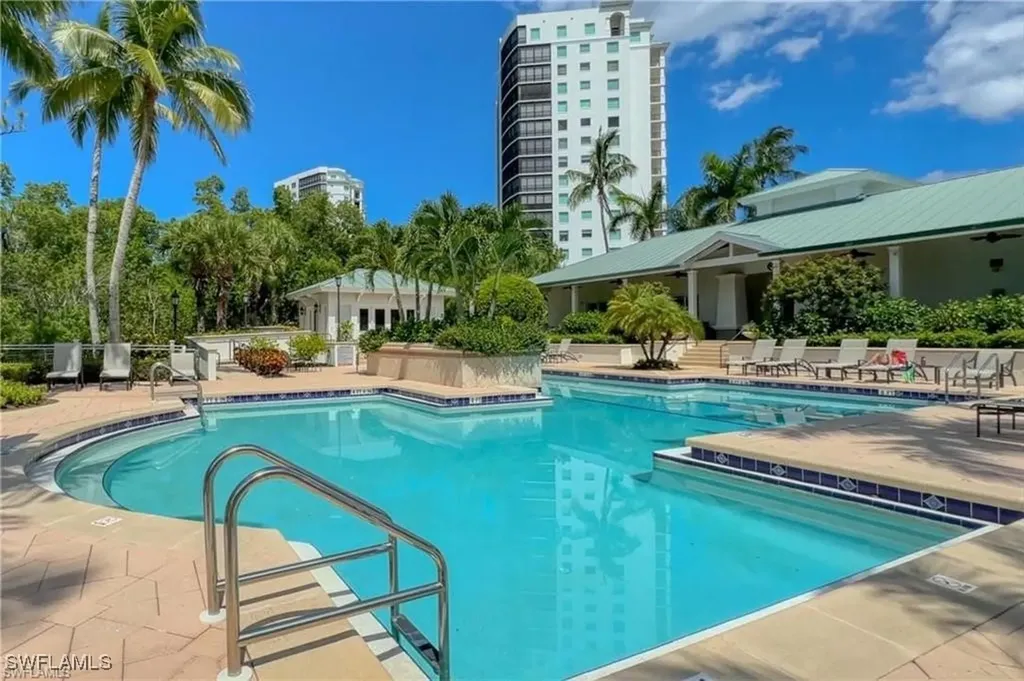 445 Cove Tower Drive Naples FL 34110