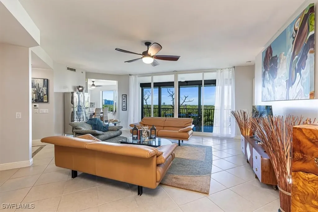 445 Cove Tower Drive Naples FL 34110