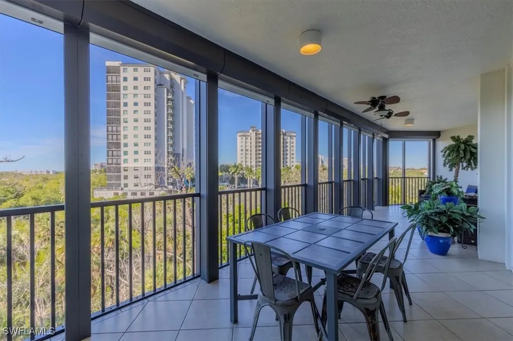 445 Cove Tower Drive Naples FL 34110