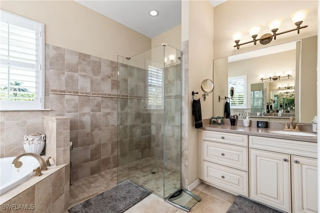 6849 Il Regalo Circle Naples FL 34109