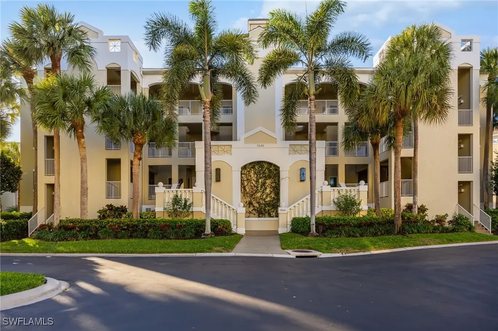 7686 Pebble Creek Circle Naples FL 34108