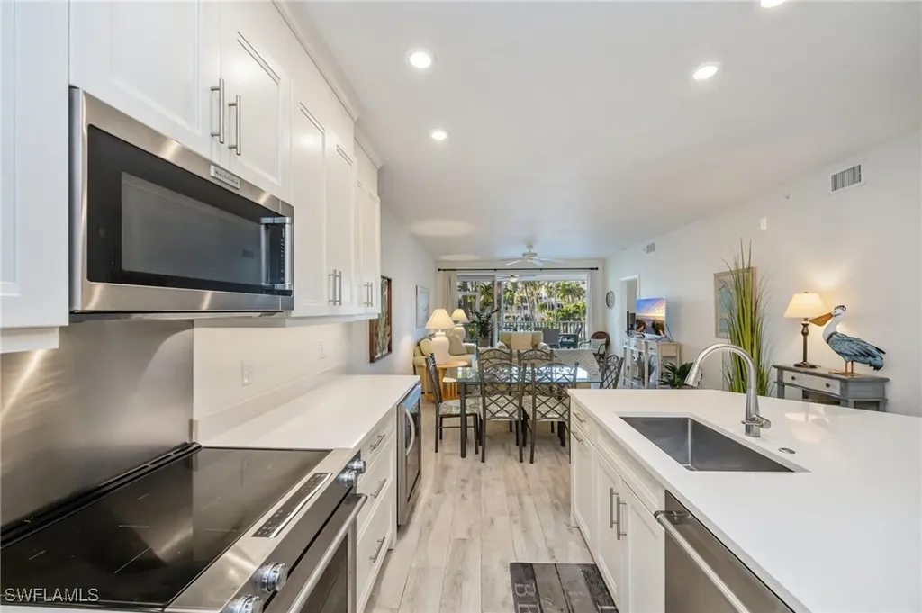 7686 Pebble Creek Circle Naples FL 34108