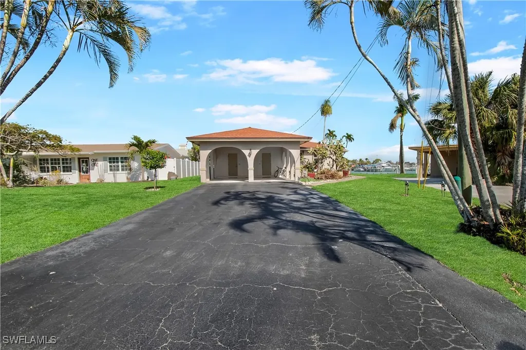125 Pago Pago Drive E Naples FL 34113