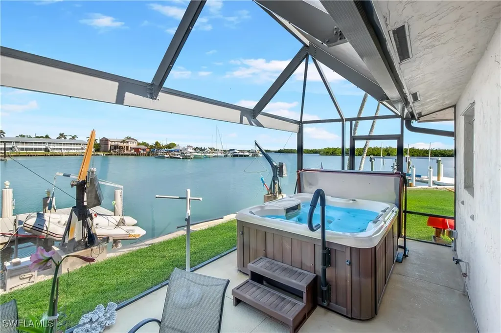 125 Pago Pago Drive E Naples FL 34113